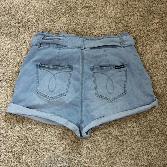 Calvin Klein High Rise Paperbag-Waist Jean Shorts - Picture 4 of 10